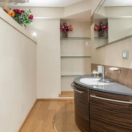 Fossalta Home, In The Heart Of The Historical Center 아파트 *